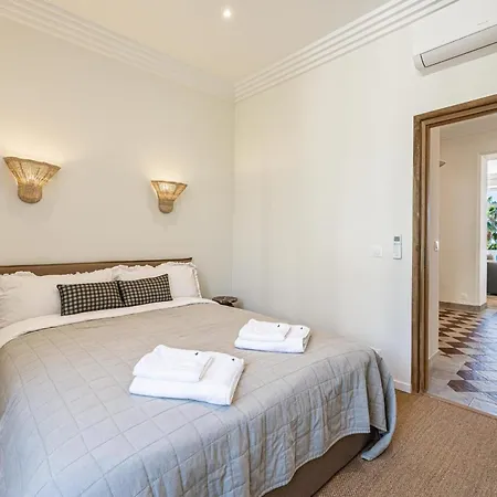 Apartamento 69 Picaud - Charming 3-bed With Sea View Balcony And Parking Cannes