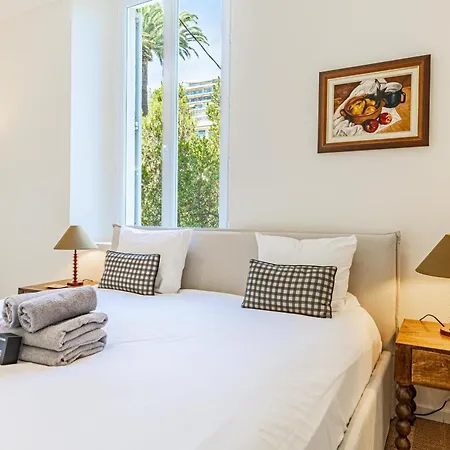 69 Picaud - Charming 3-bed With Sea View Balcony And Parking Cannes
