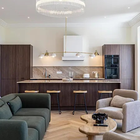 69 Picaud - Charming 3-bed With Sea View Balcony And Parking شقة *