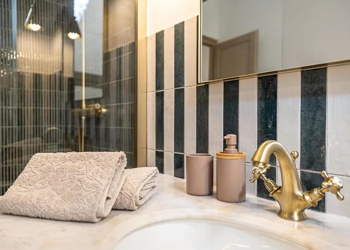 69 Picaud - Charming 3-bed With Sea View Balcony And Parking *