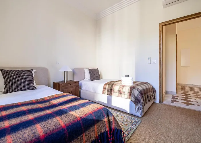 69 Picaud - Charming 3-bed With Sea View Balcony And Parking *